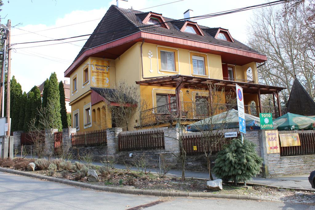 Herczeg Apartment Miskolc Dış mekan fotoğraf